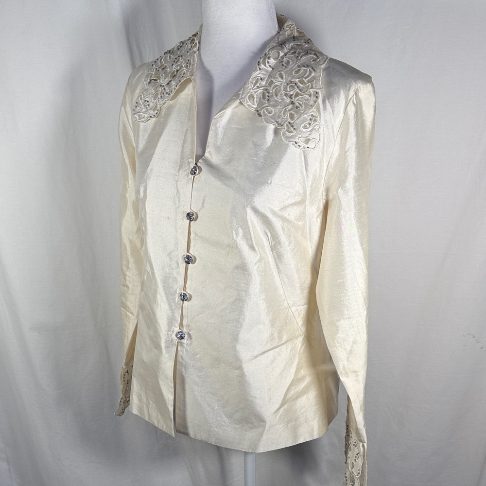 Chic Cream Blouse With Gem Button - image 1
